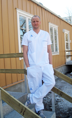 Infektionsläkare Martin Kåberg vid sprutbytesprogrammet på Kungsholmen